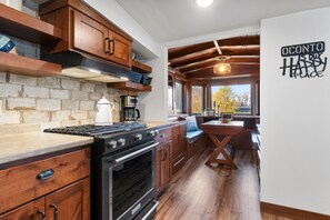 House | 3 bedrooms - Lakeside Retreat 2 Docks Bay Access (Oconto)