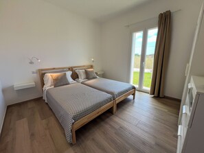 2 chambres, fer et planche à repasser, Wi-Fi, draps fournis