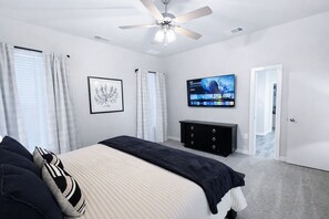 3 bedrooms, iron/ironing board, travel cot, free WiFi - West End Oasis | Hot Tub | Firepit (Lubbock)