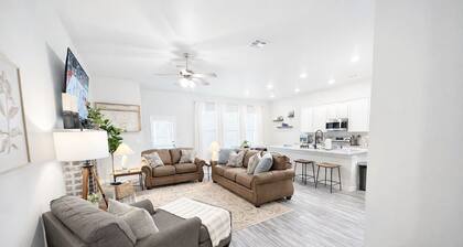 West End Oasis | Hot Tub | Firepit