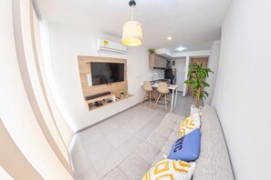 Living area - 3-bedrooms Apartment near the sea and the historic center with AC (Cartagena de Indias)