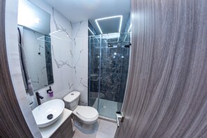 Towels, soap, toilet paper - 3-bedrooms Apartment near the sea and the historic center with AC (Cartagena de Indias)