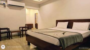 Habitación económica doble | Escritorio y wifi gratis