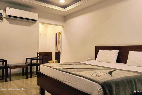 Habitación económica doble | Escritorio y wifi gratis