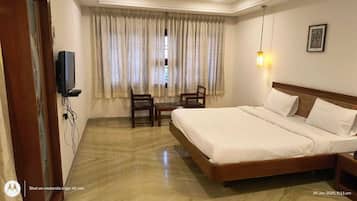 Standard Double Room | Desk, free WiFi