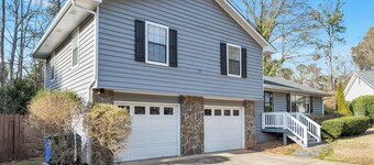 Minutes to Lake Peachtree, Flat Creek Country Club