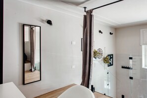 Shower, bidet - Hostmate - Milano - Sammartini's Garden - Centrale (Milano)