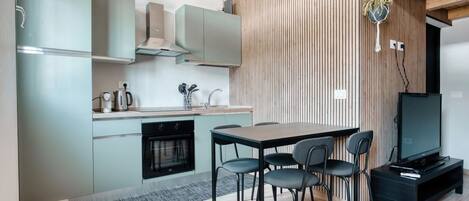 Réfrigérateur, grille-pain