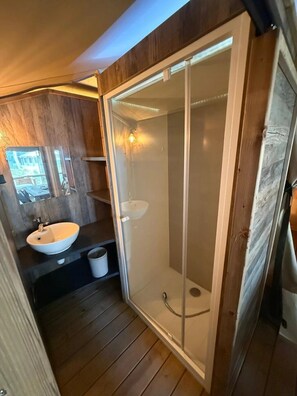 Bathroom - ZEcamping 4 étoiles piscine couverte locatif 34m2 (Saint-Hilaire-de-Riez)