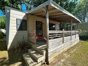 Exterior - ZEcamping 4* familial piscine couverte chiens acceptés locatif TV 29m2 (Saint-Hilaire-de-Riez)
