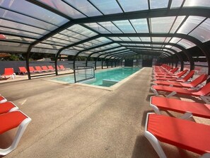 Piscine intérieure, piscine chauffée