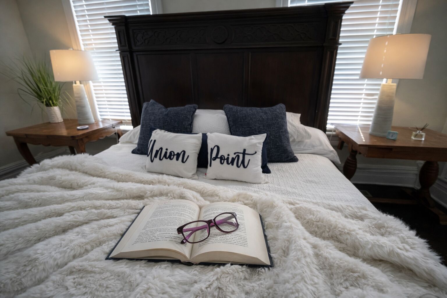 4 habitaciones, caja de seguridad en la habitación y escritorio 