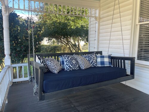 Masters Week Rental at Firefly Trail w High Speed Internet and Huge Front Porch