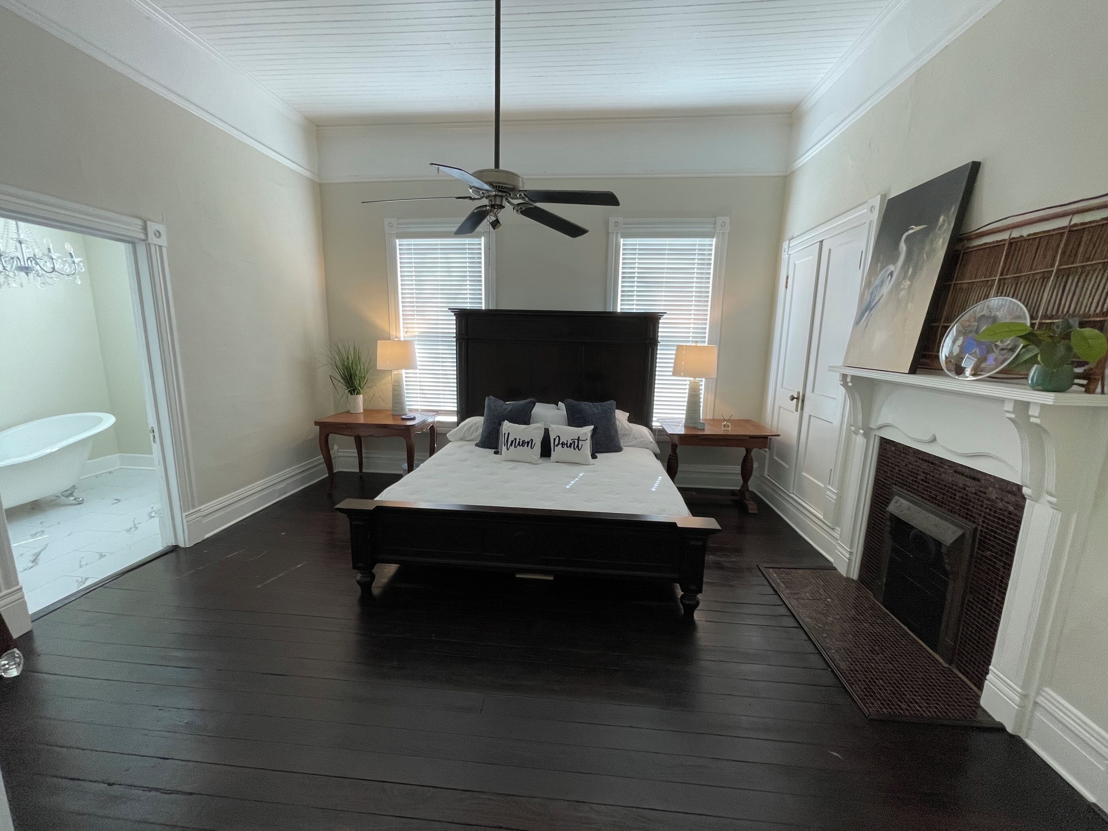 4 bedrooms, in-room safe, desk, iron/ironing board