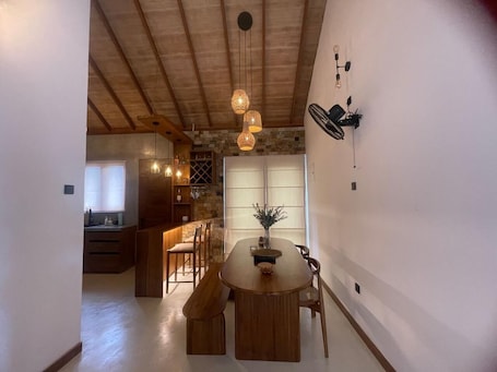 Dining. Alo Kai Villa