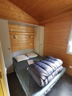 WiFi - ZEcamping 4 étoiles piscine chauffée toboggans locatif 21m2 4 pers (Ucel)