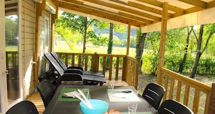 ZEcamping 3 étoiles avec piscine chauffée en pleine nature