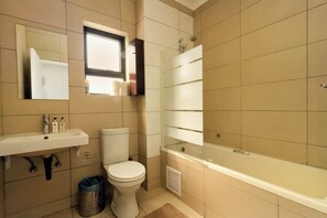 Shower, shampoo - The View (Dainfern)