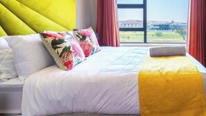 2 bedrooms, iron/ironing board, free WiFi, bed sheets - The View (Dainfern)