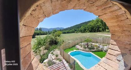 Gîte Les Peyrières with swimming pool/pétanque/ping-pong, ideal for families/friends