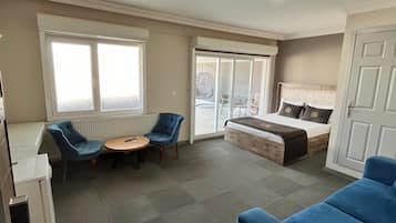 Deluxe Double Room, City View | Desk, laptop workspace, free WiFi