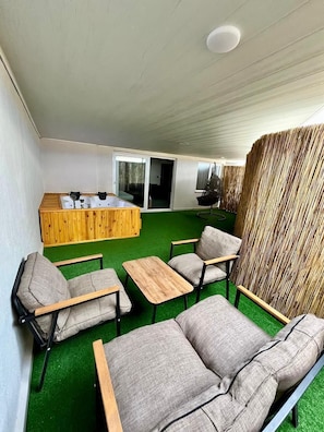 Kahden hengen deluxe-huone, kaupunkinäköala | Sisäporeallas