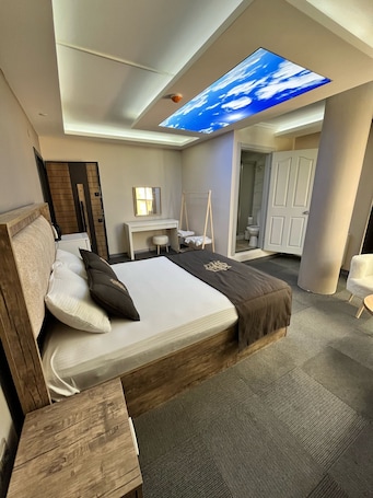 Standard Double Room, City View | Desk, laptop workspace, free WiFi. ROYAL İNN BORNOVA