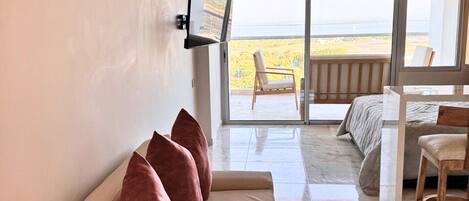 1 bedroom, iron/ironing board, internet, bed sheets