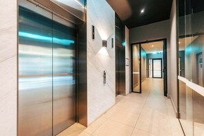 Interior - 2BDR Southbank Stay with Pool and Gym (Melbourne)