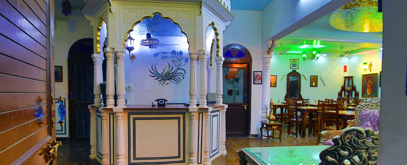 مطعم