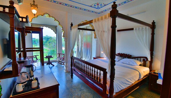 Luxury Suite, Garden View - Jharokha Heritage Hotel Jaipur (Jaipur)