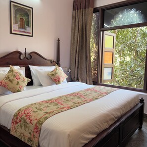 In-room safe, desk, laptop workspace, iron/ironing board - Jharokha Heritage Hotel Jaipur (Jaipur)