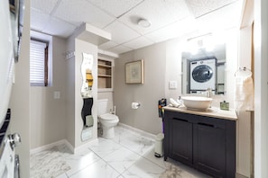 Hair dryer, towels, soap, toilet paper - Spacious Raised Ranch Retreat 5 BR, 2 BA (Randolph)