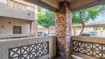 Apartment | Terrace/patio