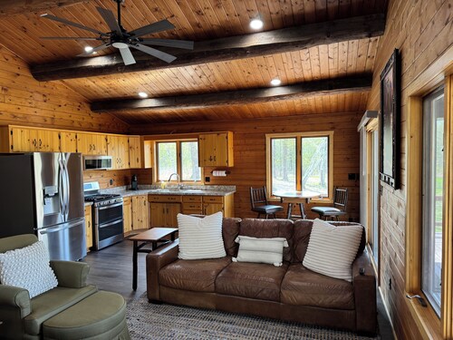 Charming 2-bedroom lake cabin in lovely Pequot Lakes