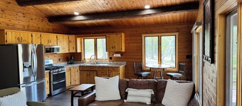 Charming 2-bedroom lake cabin in lovely Pequot Lakes