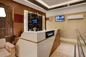 House | Reception - Townhouse Airport Road Delhi (New Delhi)