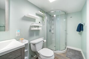 Hair dryer - Captain`s Quarters|Easy Beach Access·Fire Pit·EI (Emerald Isle)