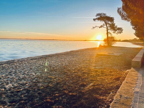 Apartment in Maubuisson with terrace, 5 min walk from the lake and close to the ocean