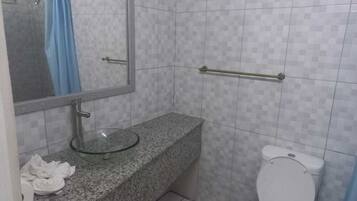 Toallas, jabón, papel higiénico