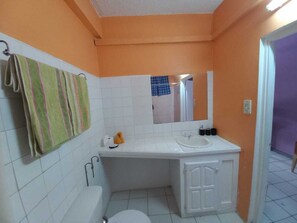 Handtücher, Seife, Toilettenpapier