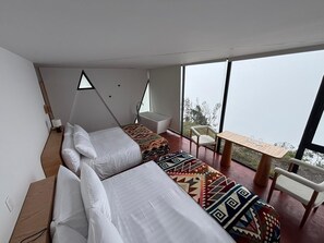 Suite júnior, vistes a la muntanya | Habitacions insonoritzades i wifi gratuïta 