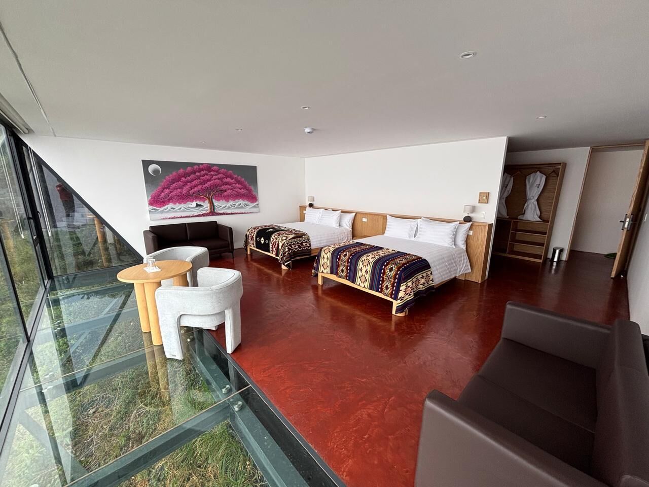 Luxury Suite, Mountain View | Free WiFi