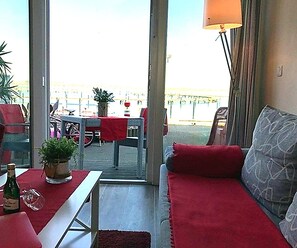 Apartment | Living room - Coastal Apartment With Balcony (Fehmarn)