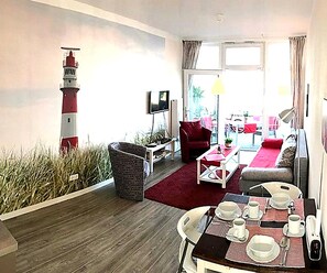 Apartment | Dining - Coastal Apartment With Balcony (Fehmarn)