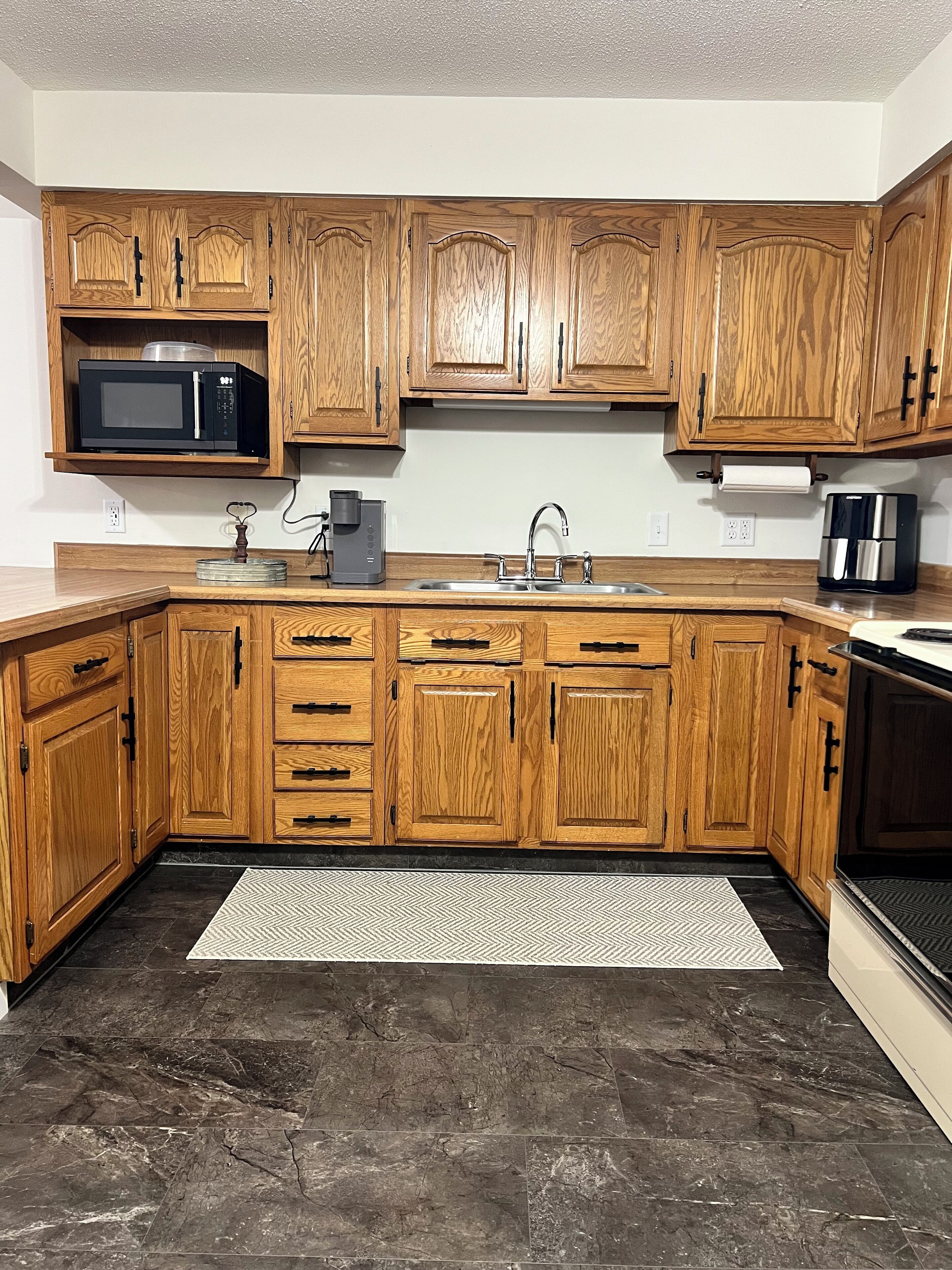 Mikrowelle, Ofen, Herdplatte, Geschirrspüler