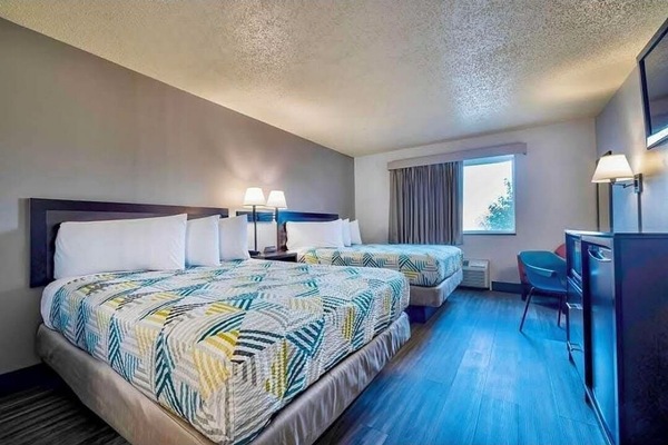1 bedroom, desk, iron/ironing board, WiFi (free)