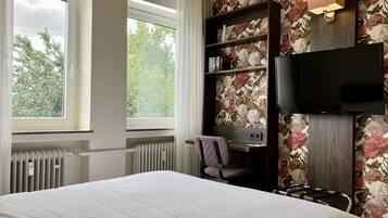 Chambre Double Confort, vue fleuve | Bureau, Wi-Fi gratuit