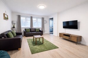 TV - Modern 3BDR Family Home Near Welsh Harp Hendon (Greater London)