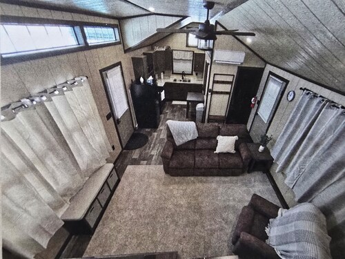 Cozy, New 1-bedroom house on Lake Mattoon with dock, porch and stunning view.